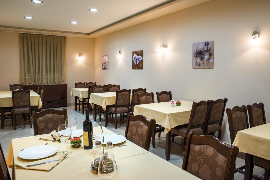 Garni Hotel Semlin B&B Belgrado Esterno foto