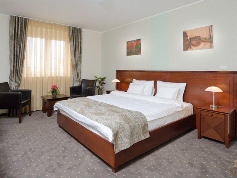 Garni Hotel Semlin B&B Belgrado Esterno foto