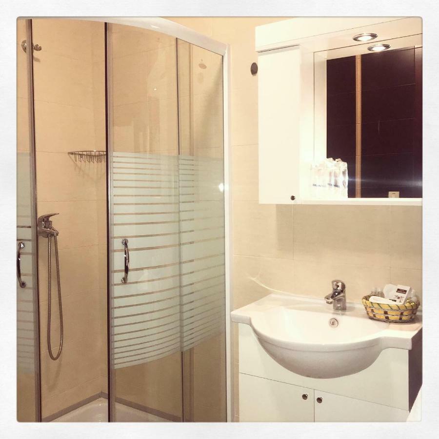 Garni Hotel Semlin B&B Belgrado Esterno foto